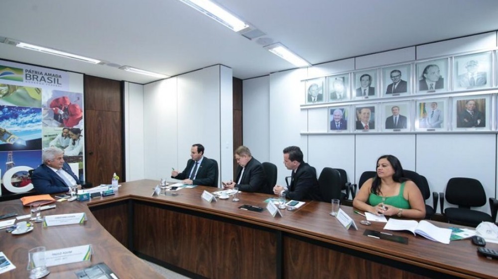 Tributos para empresas de internet são discutidos com ministro Marcos Pontes